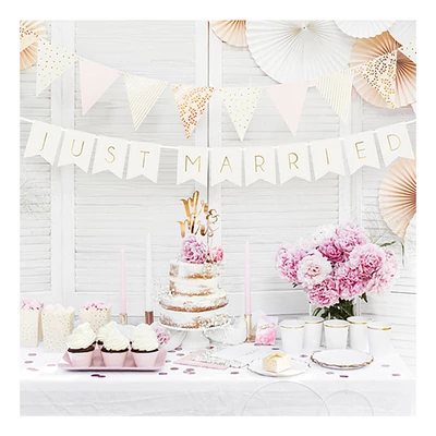 Just Married felirat - fehér banner arany betűkkel
