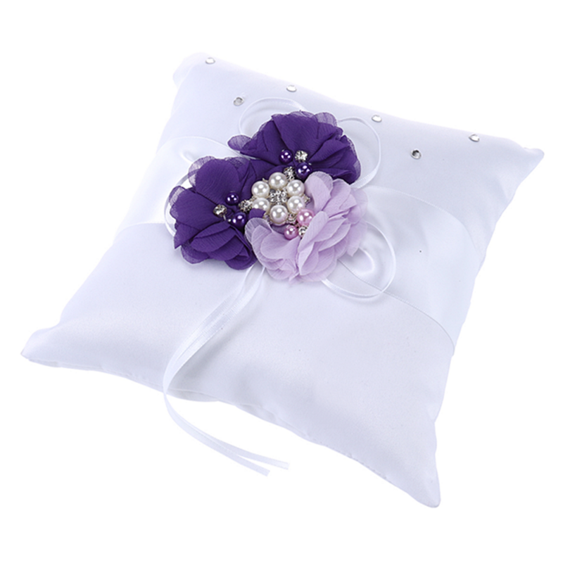 Esküvői gyűrűpárna lila virágokkal (20x20cm)